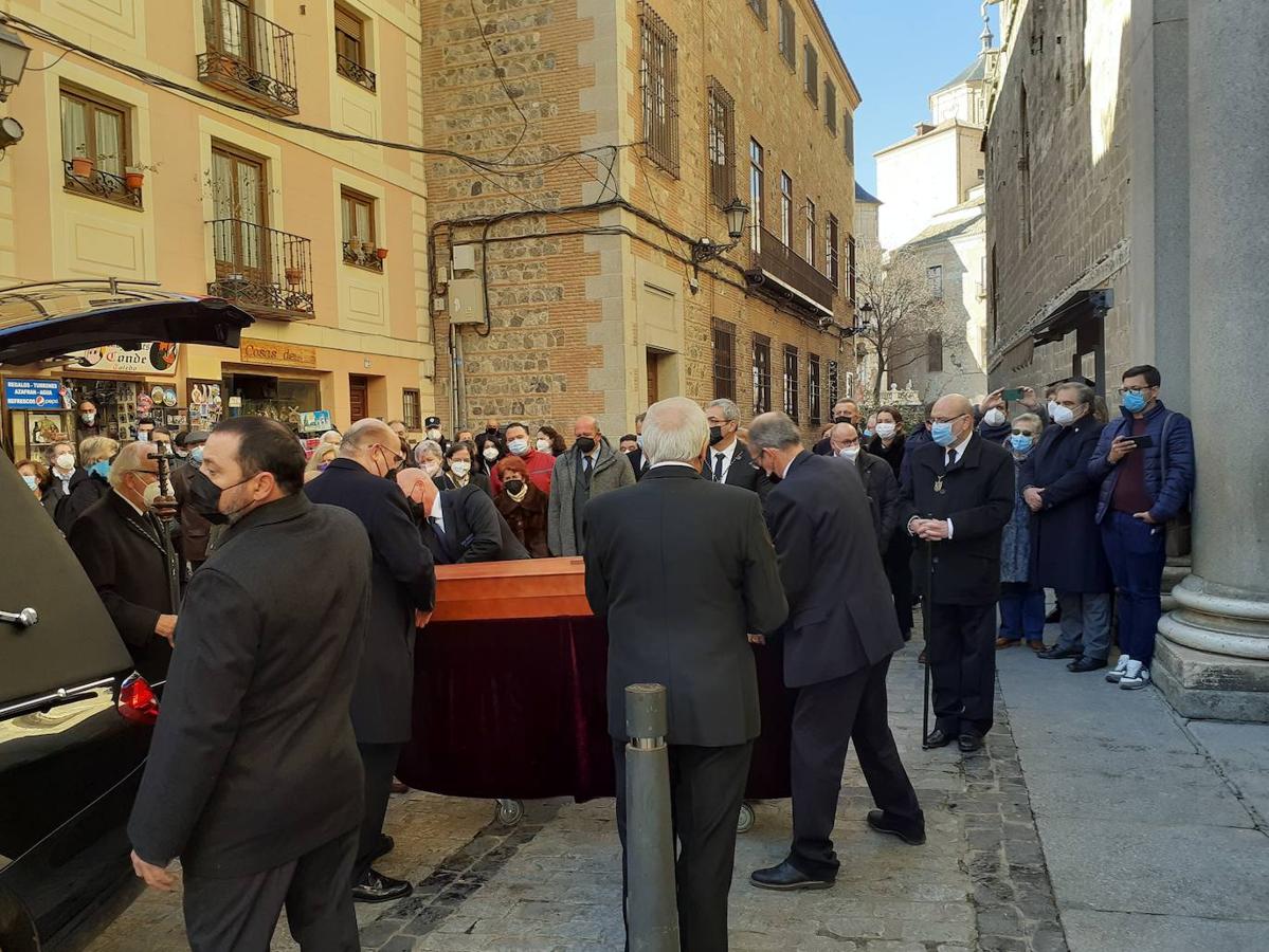 Las imágenes del entierro del cardenal Francisco Álvarez en la catedral primada