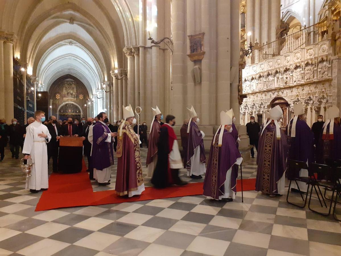 Las imágenes del entierro del cardenal Francisco Álvarez en la catedral primada