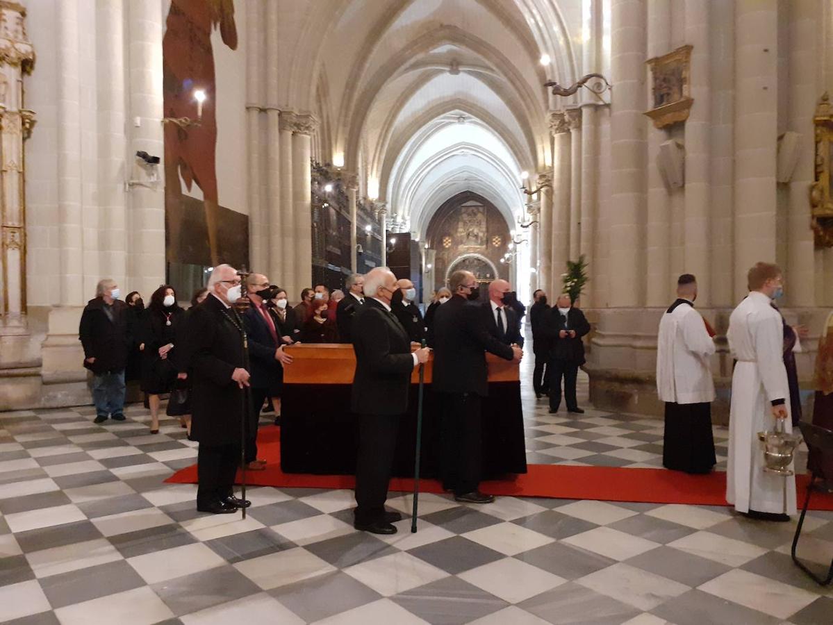 Las imágenes del entierro del cardenal Francisco Álvarez en la catedral primada