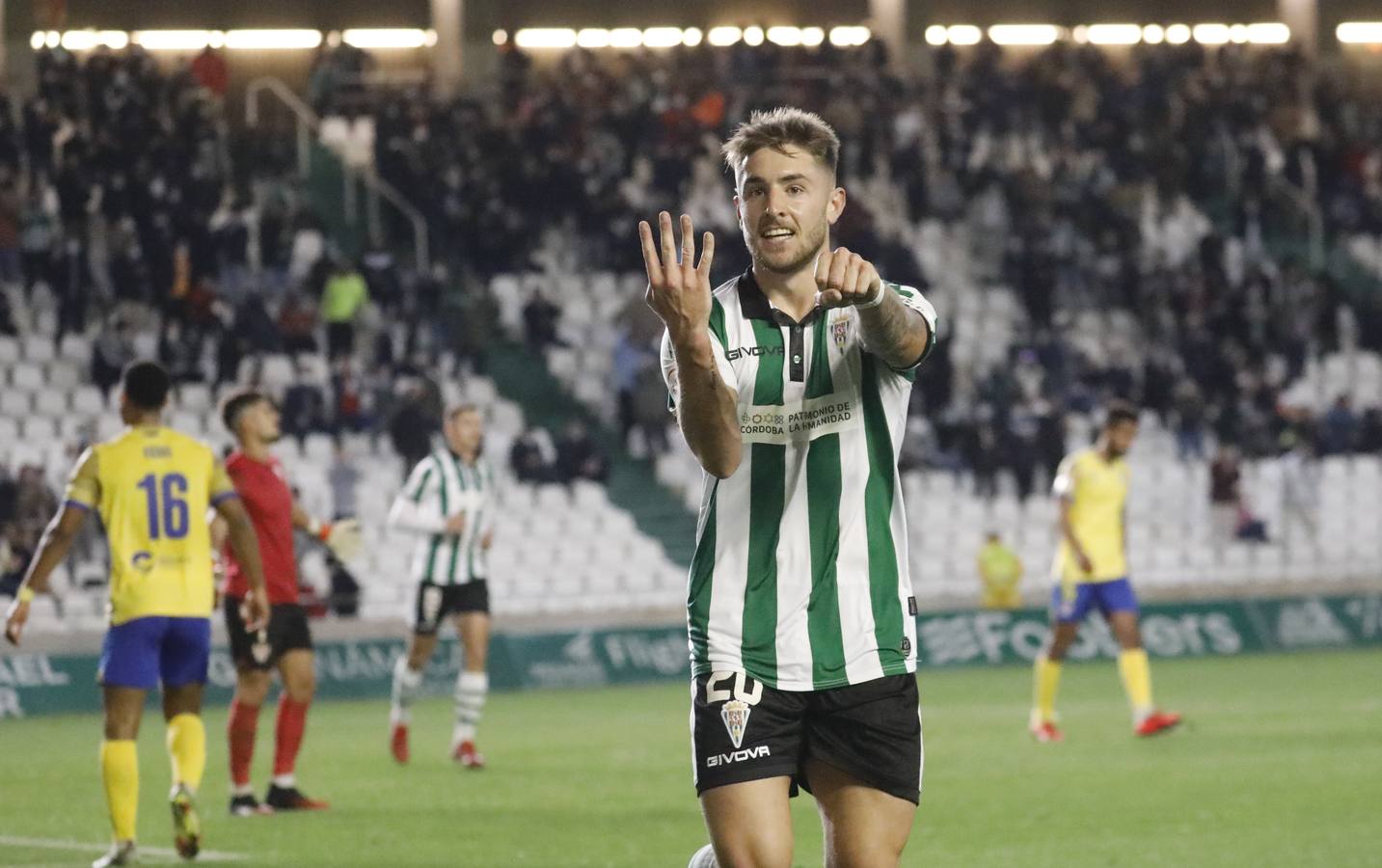 La victoria del Córdoba CF ante el Vélez CF (4-1), en imágenes