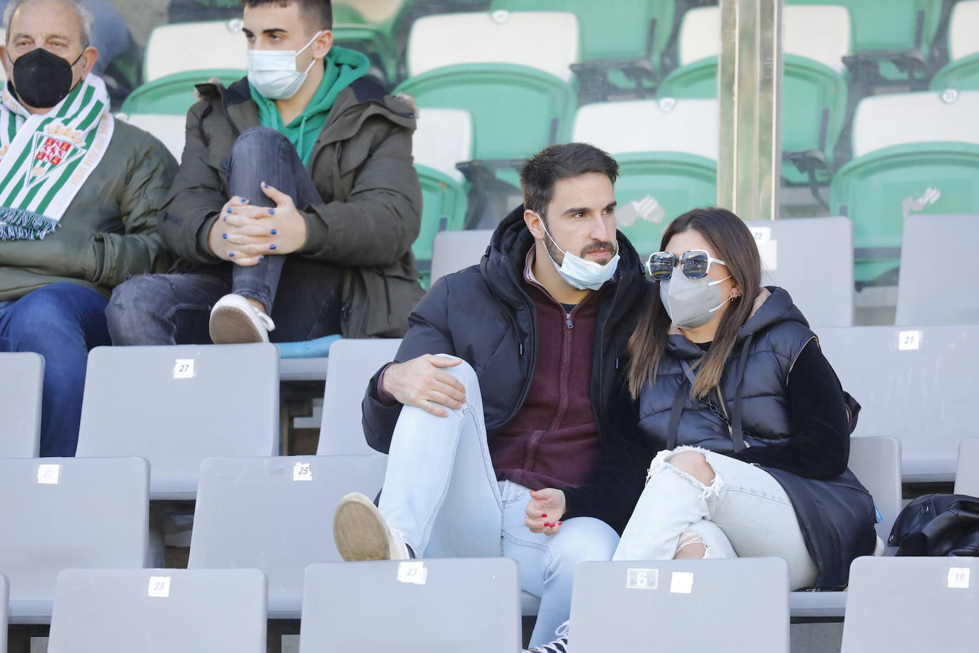 El ambiente en las gradas en el Córdoba CF - Vélez CF, en imágenes