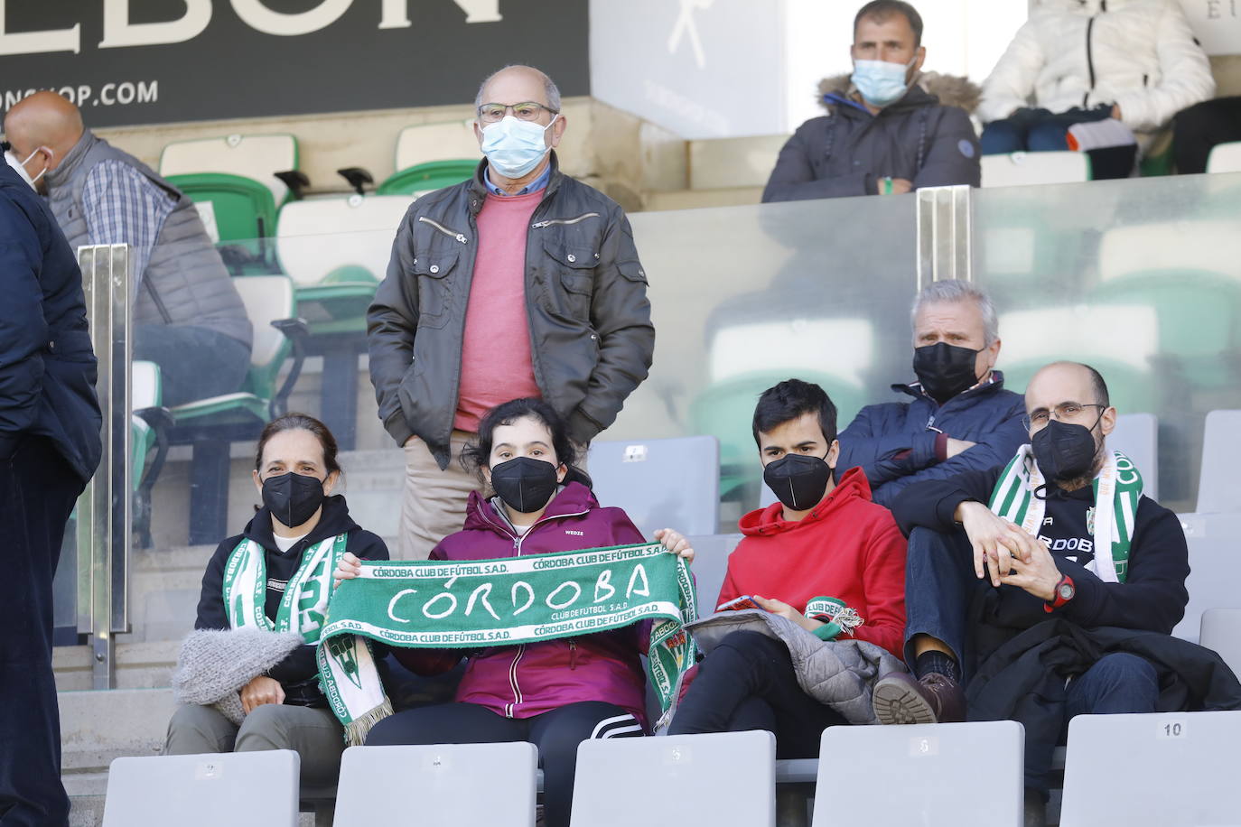 El ambiente en las gradas en el Córdoba CF - Vélez CF, en imágenes