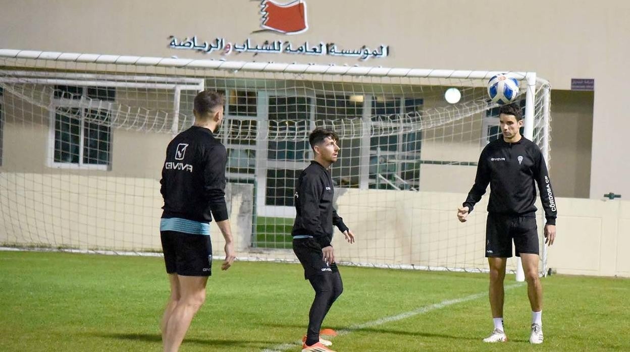 El primer entrenamiento del Córdoba CF en Baréin, en imágenes