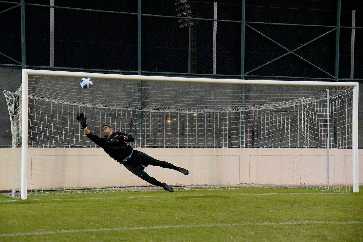 El primer entrenamiento del Córdoba CF en Baréin, en imágenes