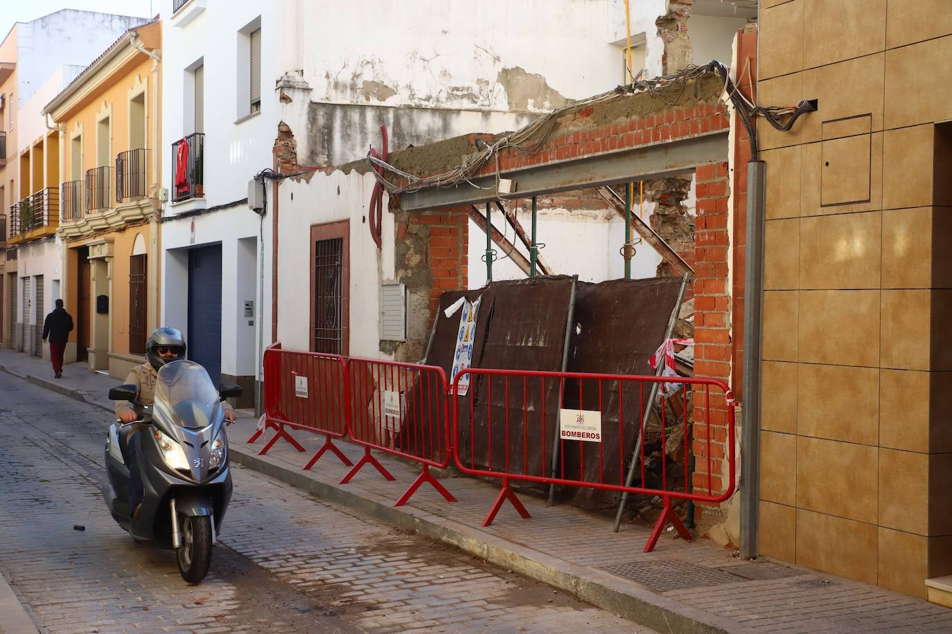 La casa derrumbada en la calle San Acisclo de Córdoba, en imágenes