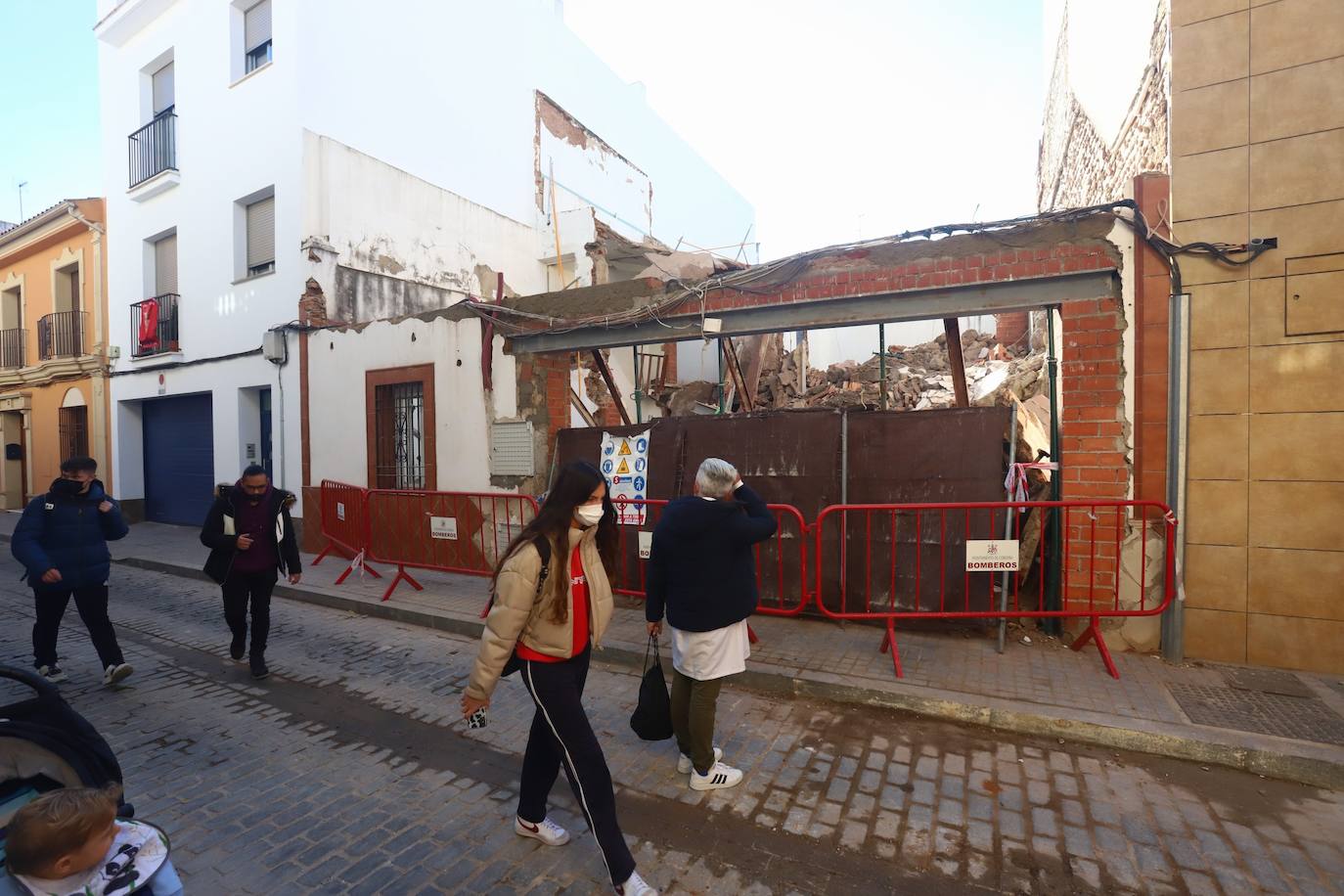 La casa derrumbada en la calle San Acisclo de Córdoba, en imágenes