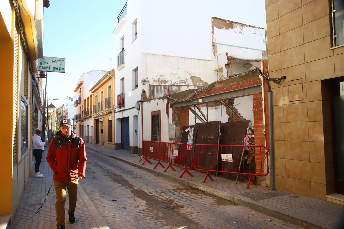 La casa derrumbada en la calle San Acisclo de Córdoba, en imágenes