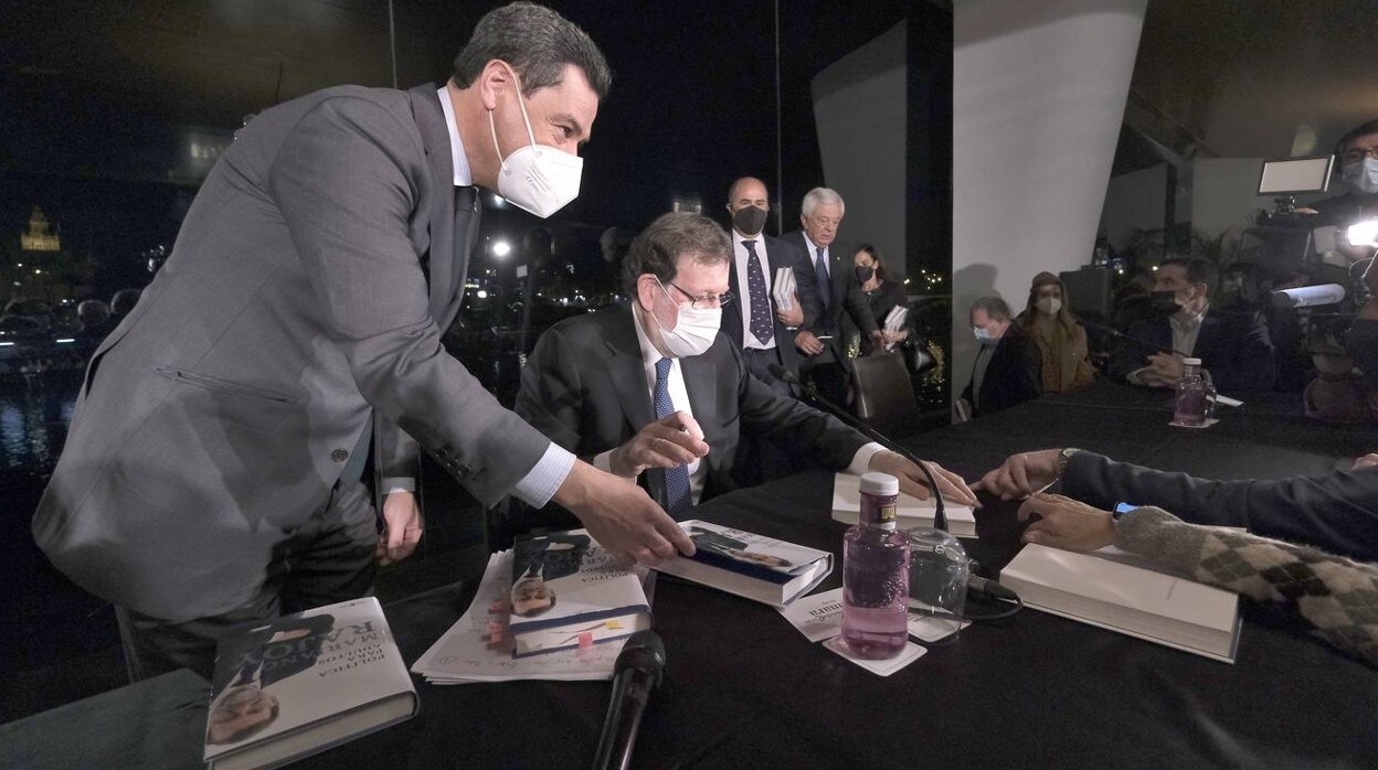 En imágenes, Mariano Rajoy presenta su libro &#039;Política para adultos&#039; en Sevilla