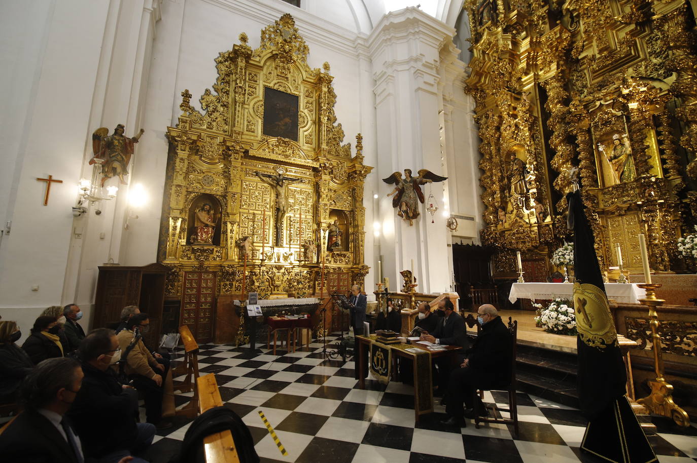 La presentación del libro de la cofradía del Vía Crucis de Córdoba, en imágenes