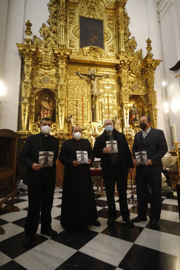 La presentación del libro de la cofradía del Vía Crucis de Córdoba, en imágenes