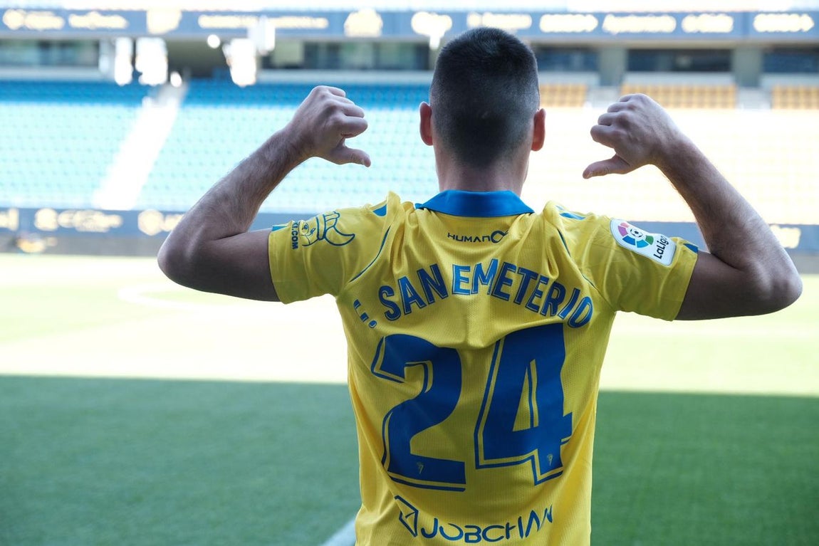 FOTOS: El Cádiz CF presenta a San Emeterio