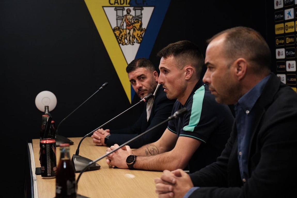 FOTOS: El Cádiz CF presenta a San Emeterio