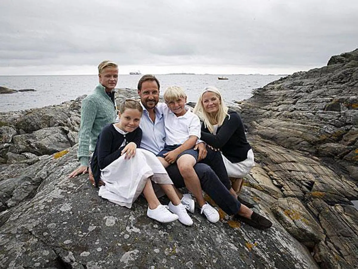 Haakon y Mette-Marit con su familia. 