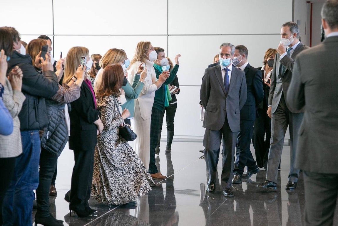 El Rey Felipe VI recibido entre aplausos y gritos de &#039;Viva España&#039; en Albacete