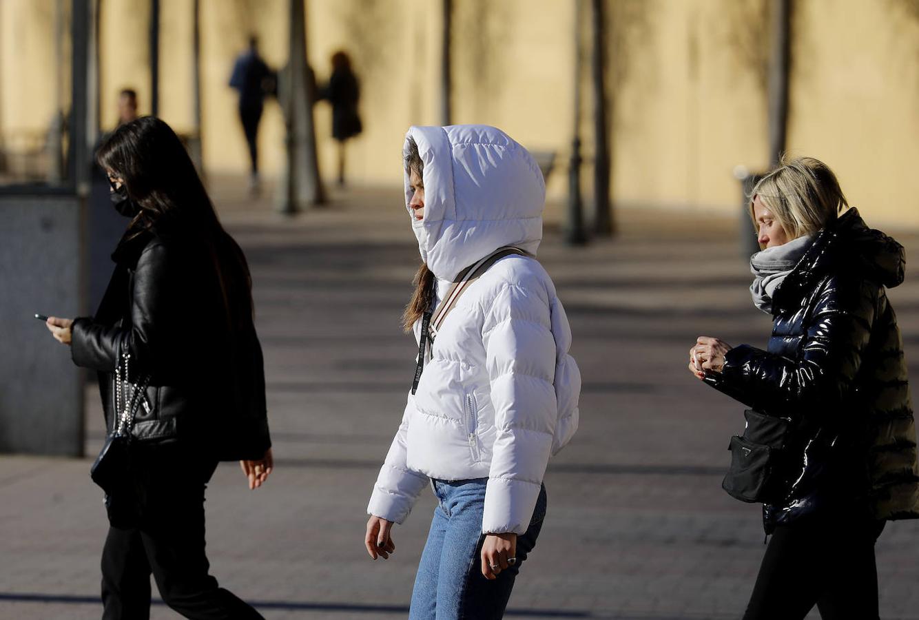 El frío invernal de enero en las calles de Córdoba, en imágenes