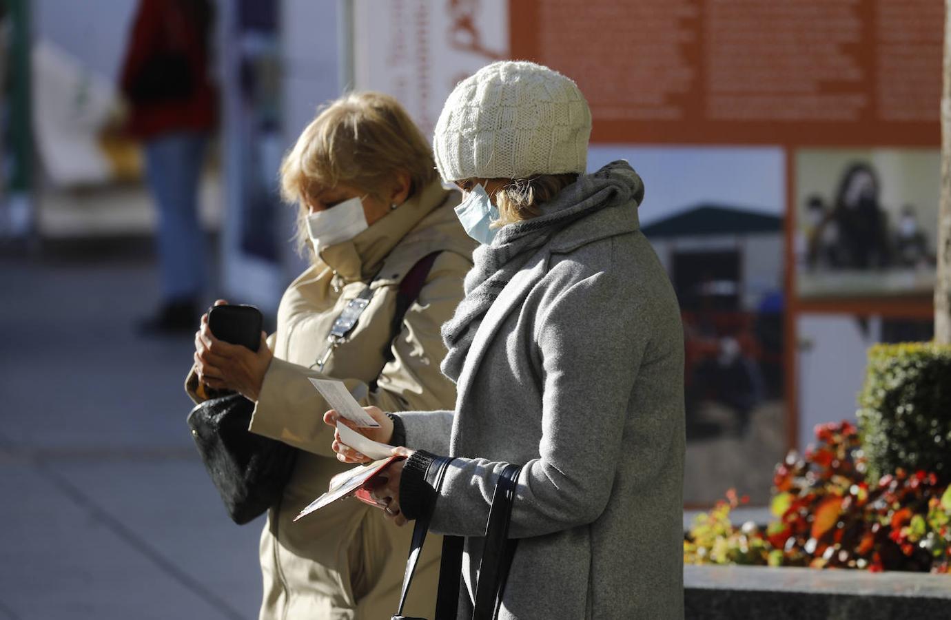 El frío invernal de enero en las calles de Córdoba, en imágenes