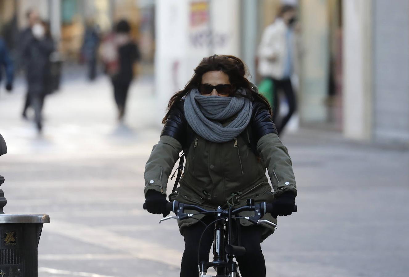 El frío invernal de enero en las calles de Córdoba, en imágenes