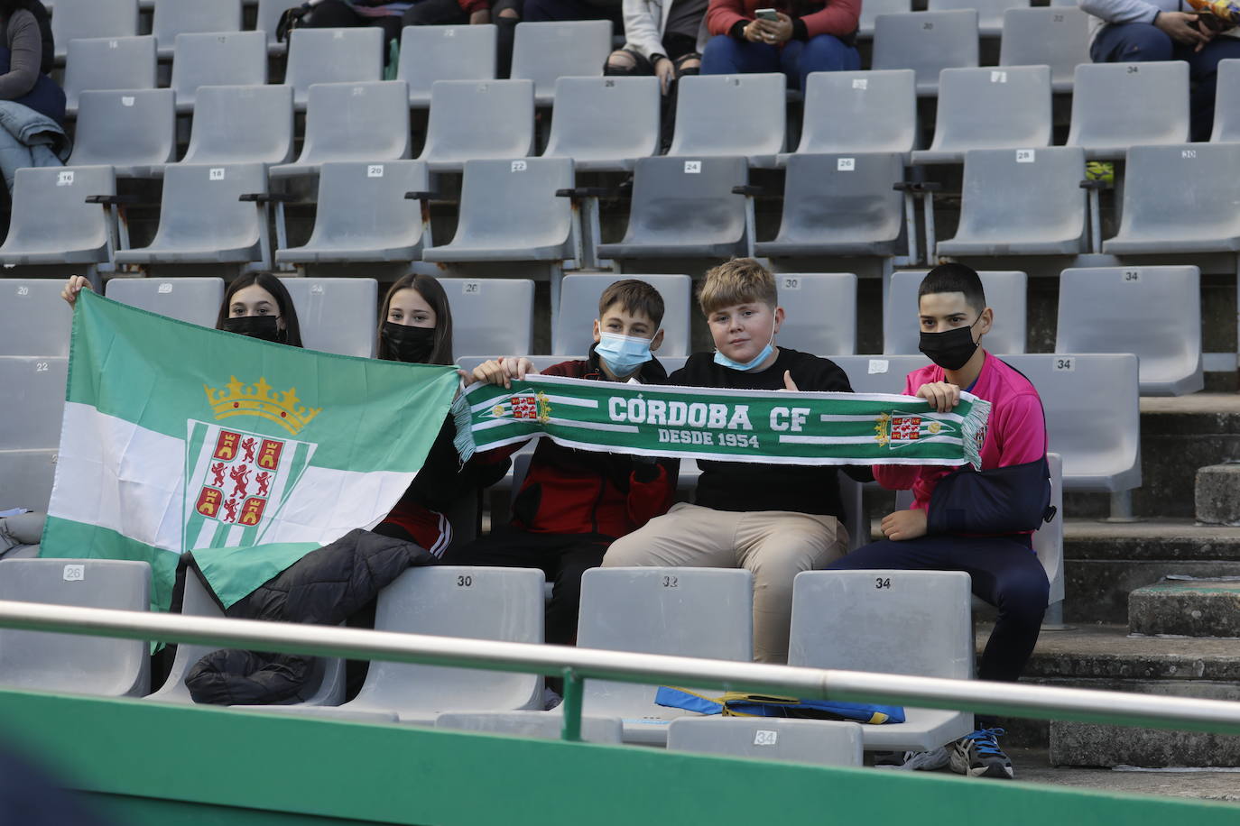 Las mejores imágenes del ambiente en la grada en el Córdoba CF - Xerez DFC