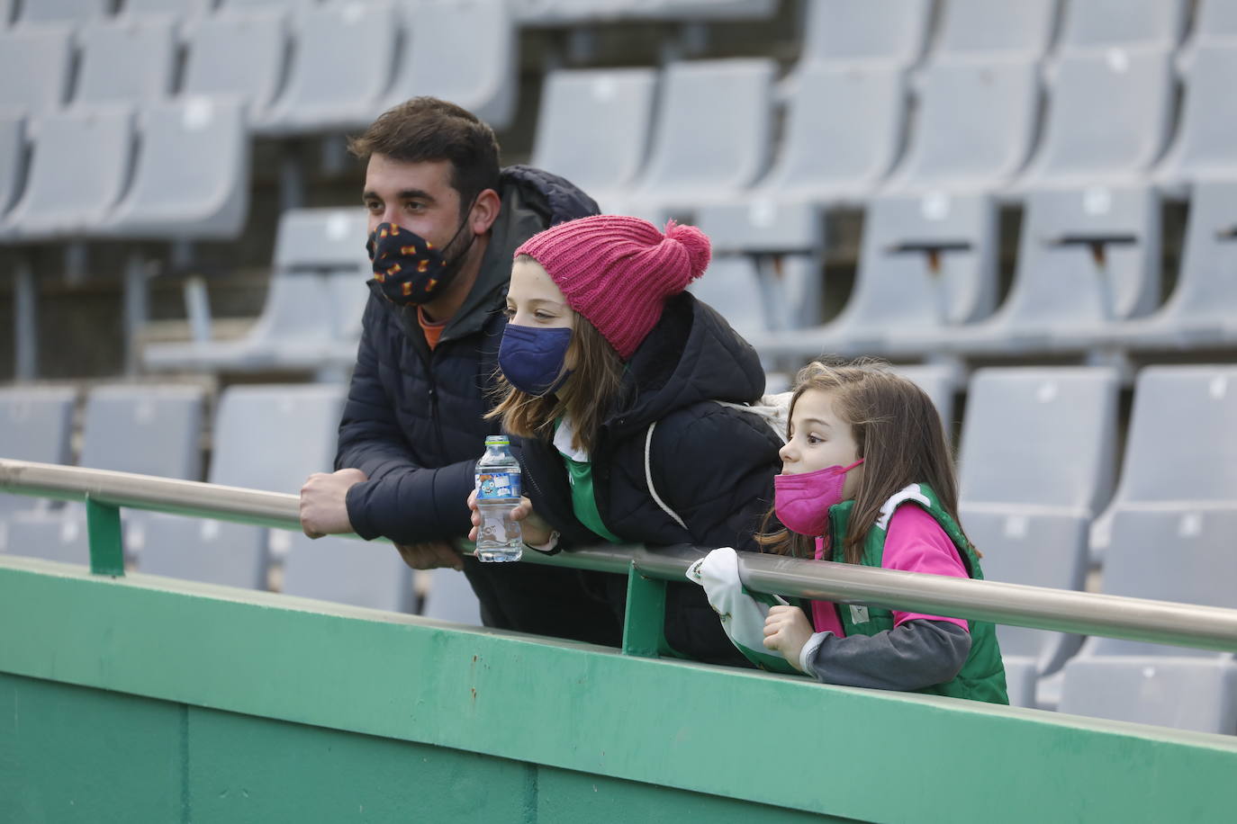 Las mejores imágenes del ambiente en la grada en el Córdoba CF - Xerez DFC