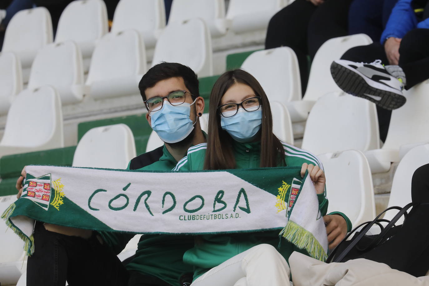 Las mejores imágenes del ambiente en la grada en el Córdoba CF - Xerez DFC