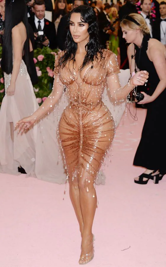 El vestido 'efecto mojado' de Kim Kardashian para asistir a la Gala MET de 2019 fue sin duda uno de los más comentados de la alfombra.