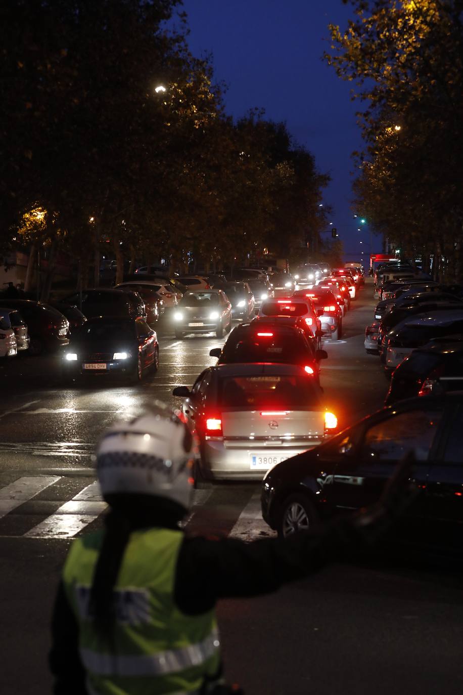 La caravana de protesta en Córdoba de la plantilla de Aucorsa, en imágenes