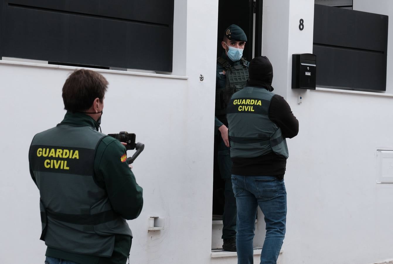 FOTOS: Operación de la Guardia Civil contra el blanqueo de los narcos en El Puerto