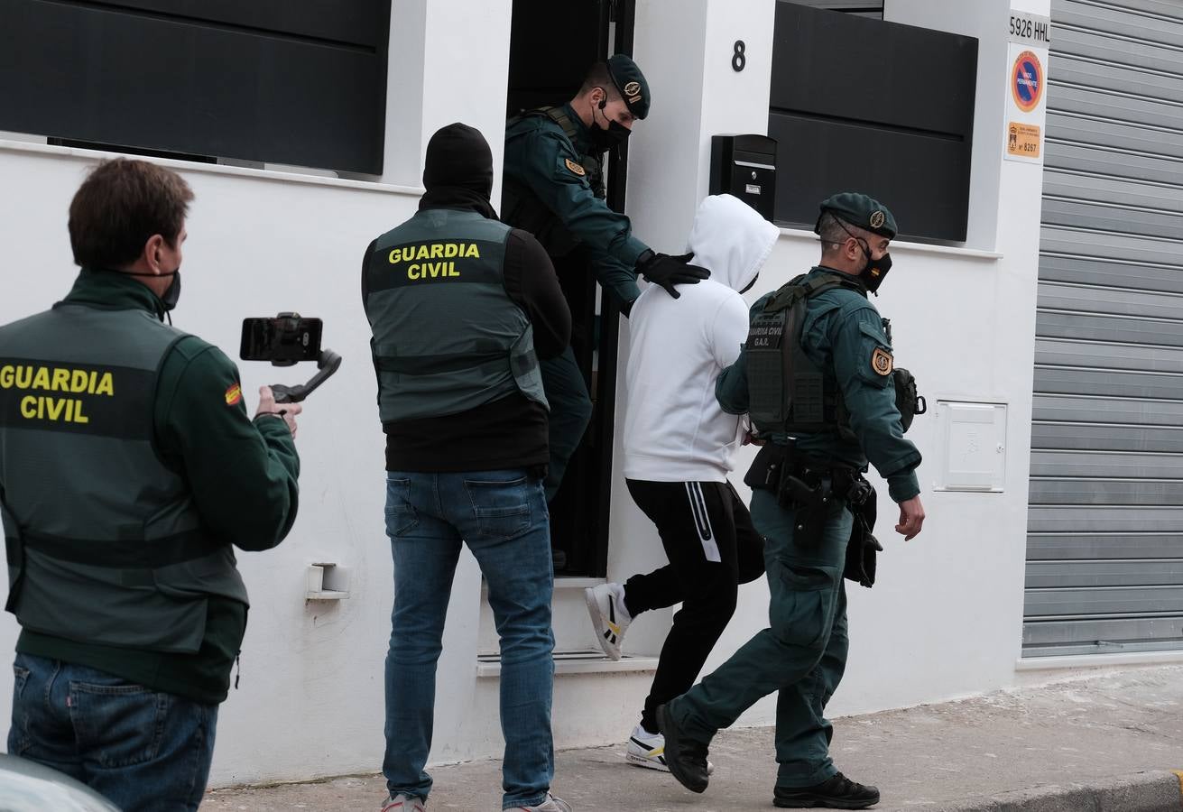 FOTOS: Operación de la Guardia Civil contra el blanqueo de los narcos en El Puerto