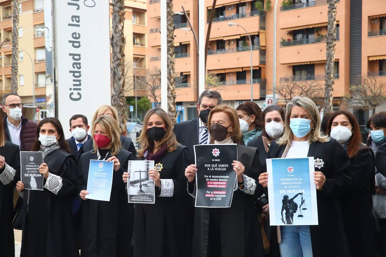 La huelga de los letrados de la Administración de Justicia en Córdoba, en imágenes