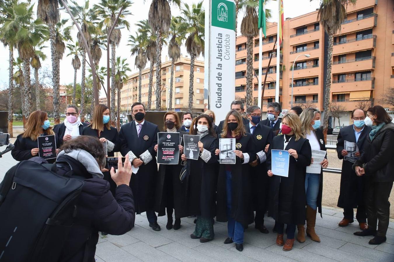 La huelga de los letrados de la Administración de Justicia en Córdoba, en imágenes