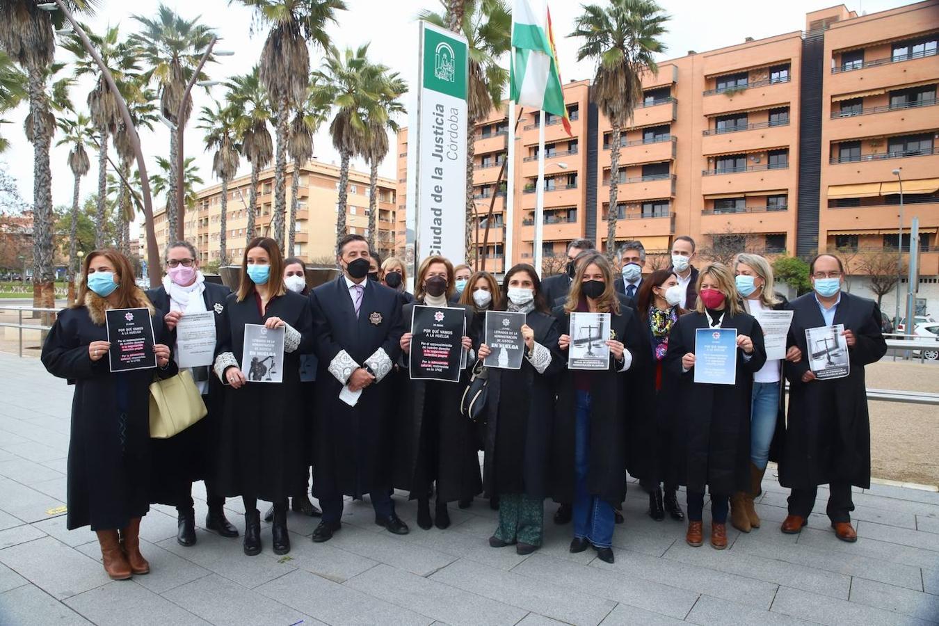 La huelga de los letrados de la Administración de Justicia en Córdoba, en imágenes