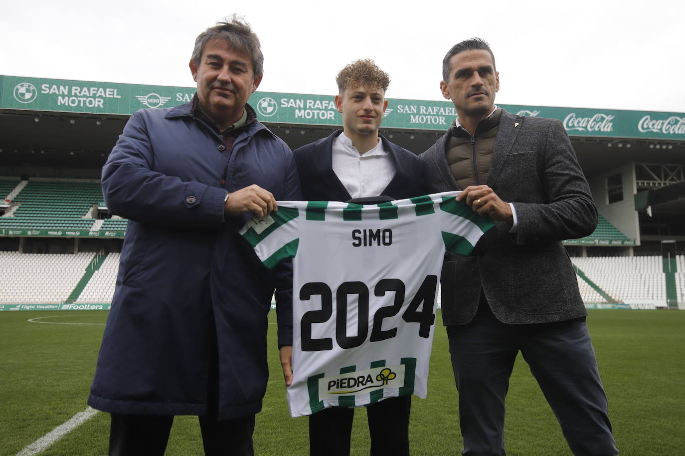 El acto de renovación de Simo con el Córdoba CF, en imágenes