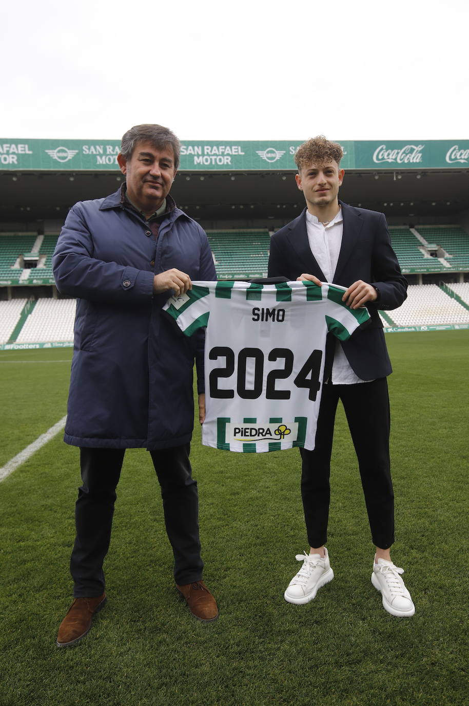 El acto de renovación de Simo con el Córdoba CF, en imágenes