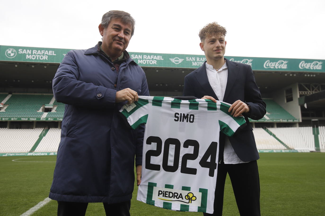 El acto de renovación de Simo con el Córdoba CF, en imágenes