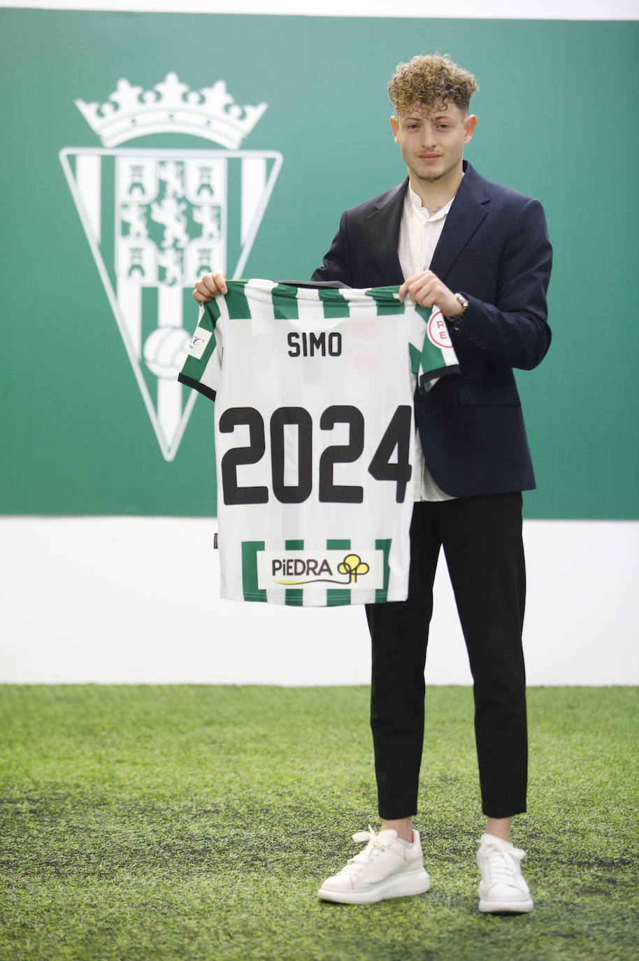 El acto de renovación de Simo con el Córdoba CF, en imágenes