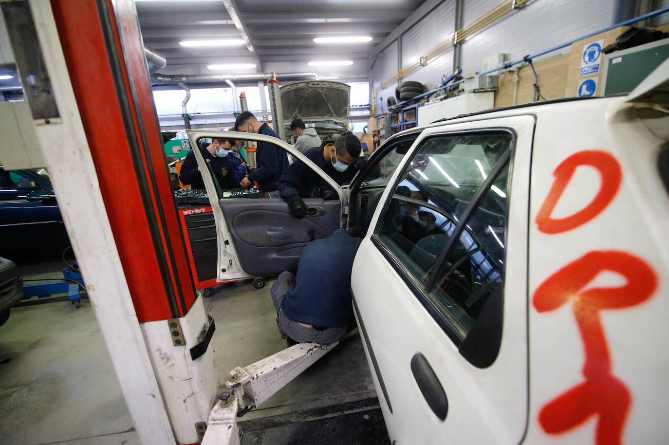 Así se preparan en el instituto Zoco de Córdoba para la llegada de Ford, en imágenes