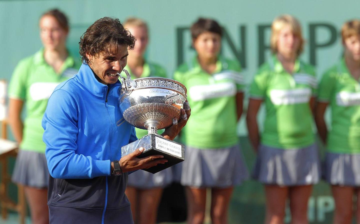 2011 | Roland Garros. Claro, llegó otro Roland Garros, el lugar en el que Nadal se siente como pez en el agua. Su sexta victoria sobre la tierra batida fue contra Federer de nuevo.