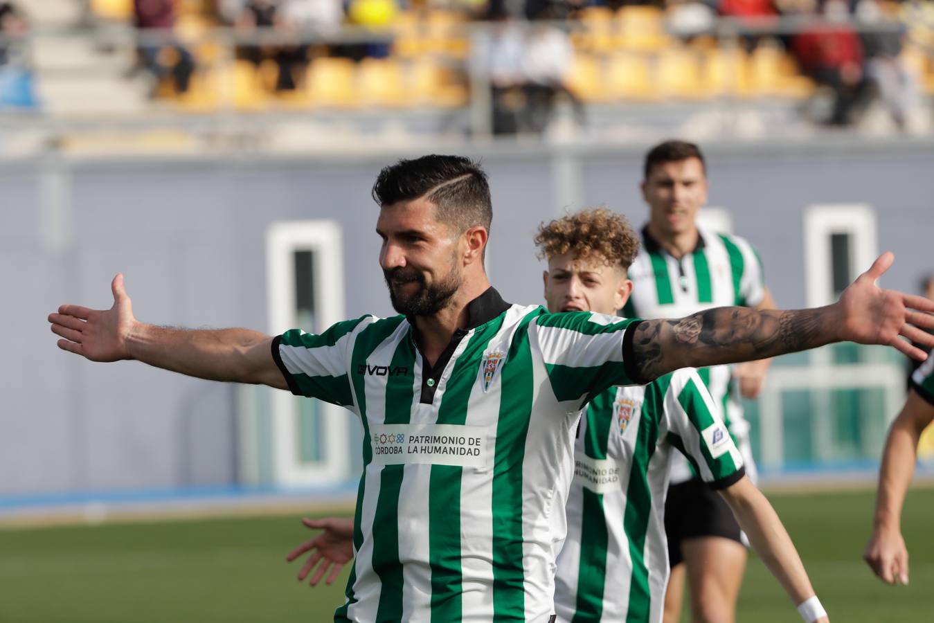 FOTOS: El Córdoba pasa por encima del Cádiz B