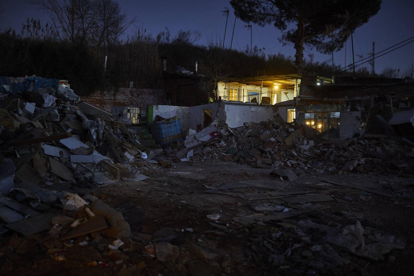 Los restos de las viviendas ya derribadas de Las Sabinas, una vez sus inquilinos fueron desalojados o abandonaron el lugar. 