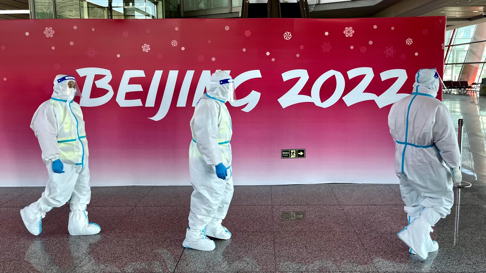 El aeropuerto de Pekín, que permanece cerrado para los vuelos comerciales internacionales, se ha preparado con fuertes medidas preventivas para recibir a los participantes en los Juegos Olímpicos y Paralímpicos de Invierno. 