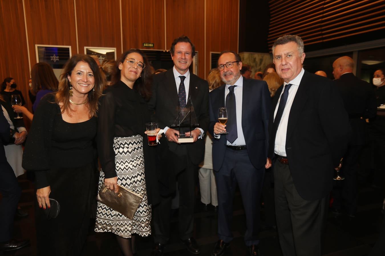 -Almudena Del Campo, Inmaculada Gómez, Javier Garat, Jose Antonio Quesada y Javier Rodríguez. 