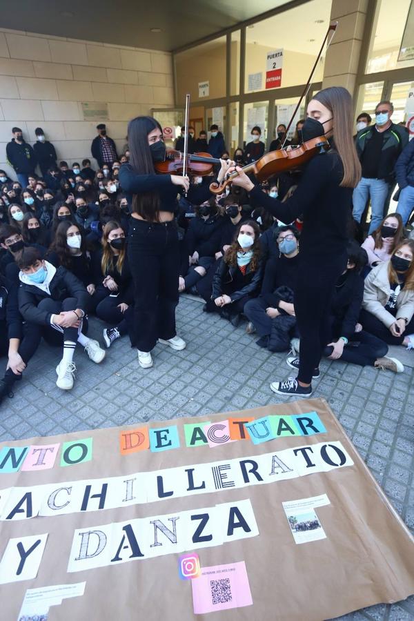 Concentración de los alumnos de los conservatorios de música y danza, en imágenes