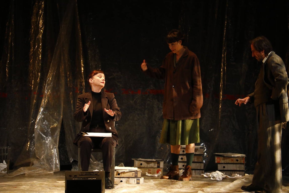 &#039;El hombre almohada&#039;, en el Gran Teatro de Córdoba, en imágenes