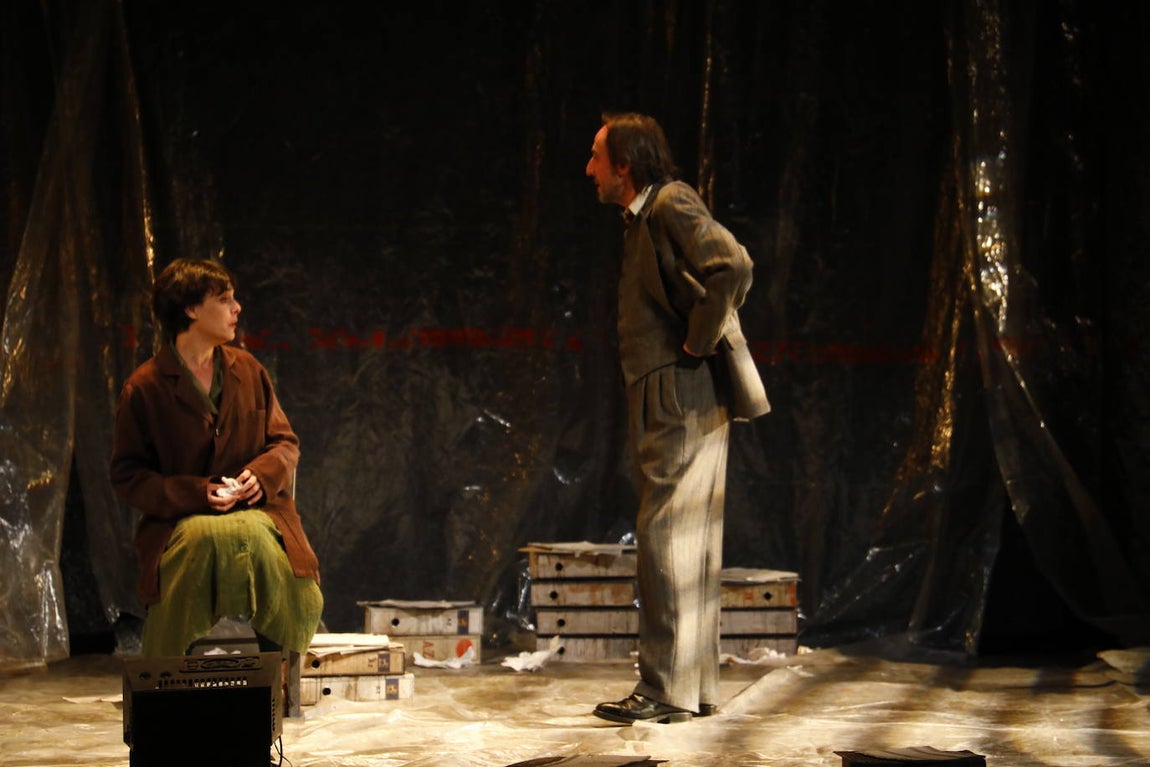 &#039;El hombre almohada&#039;, en el Gran Teatro de Córdoba, en imágenes