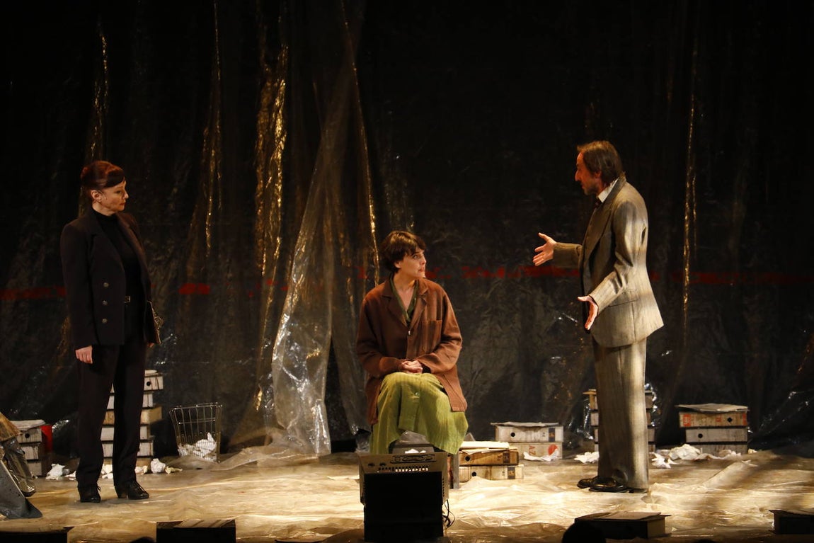 &#039;El hombre almohada&#039;, en el Gran Teatro de Córdoba, en imágenes