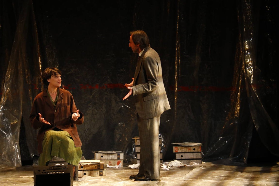 &#039;El hombre almohada&#039;, en el Gran Teatro de Córdoba, en imágenes