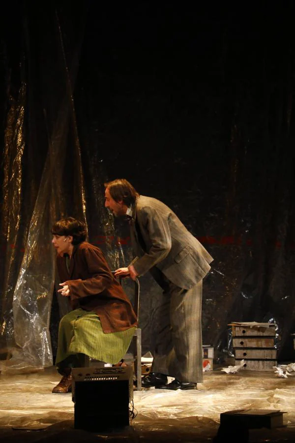 &#039;El hombre almohada&#039;, en el Gran Teatro de Córdoba, en imágenes