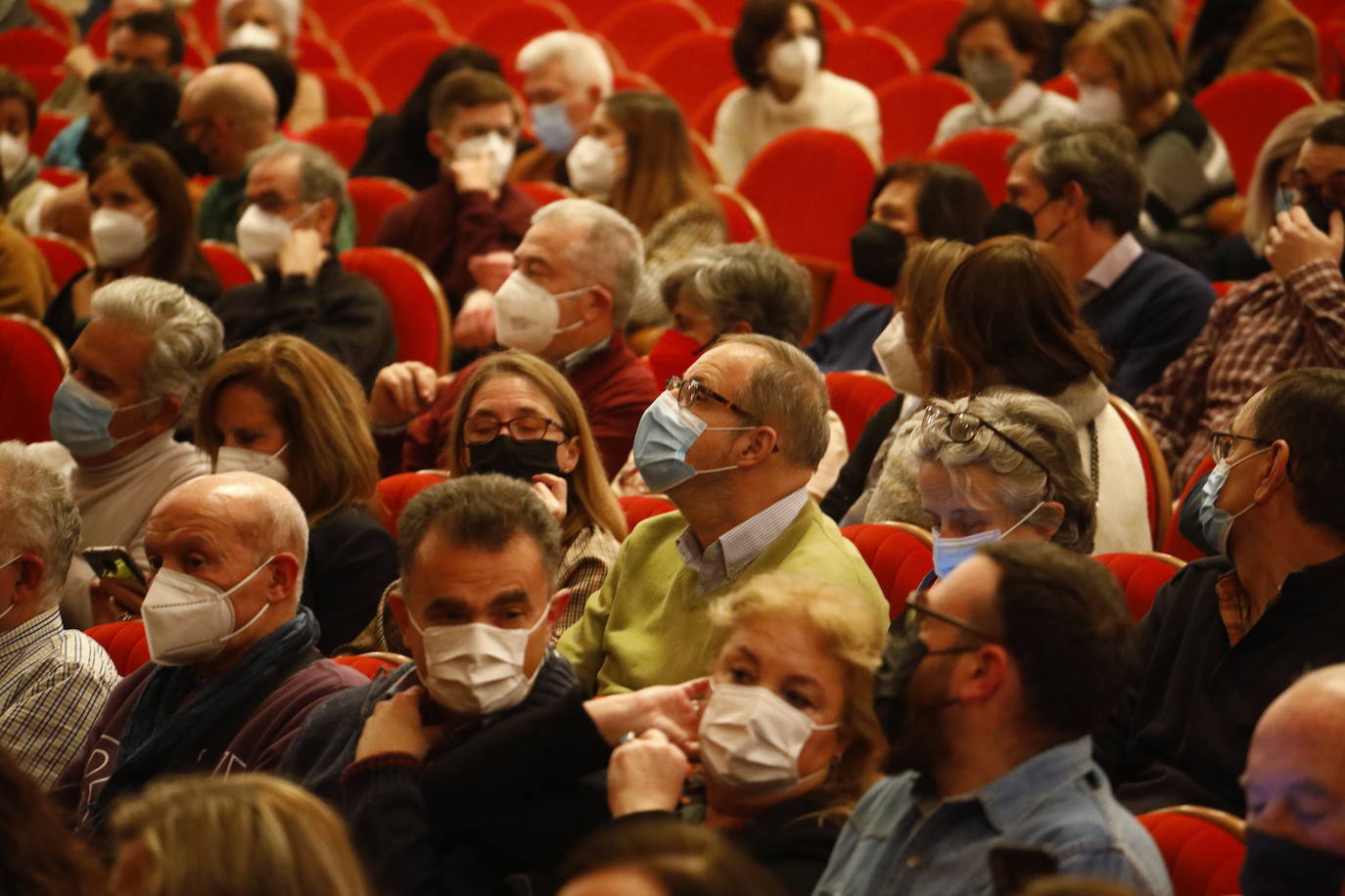 La representación de &#039;El hombre almohada&#039; en el Gran Teatro, en imágenes