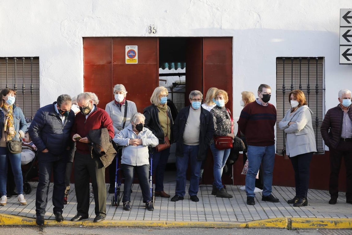 La manifestación en Pedro Abad contra los okupas, en imágenes