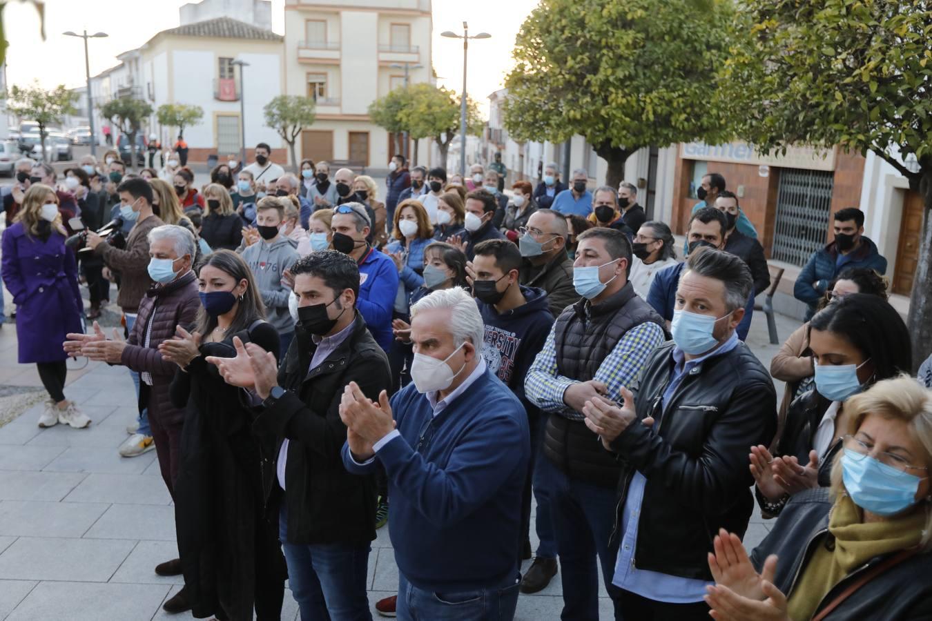 La manifestación en Pedro Abad contra los okupas, en imágenes